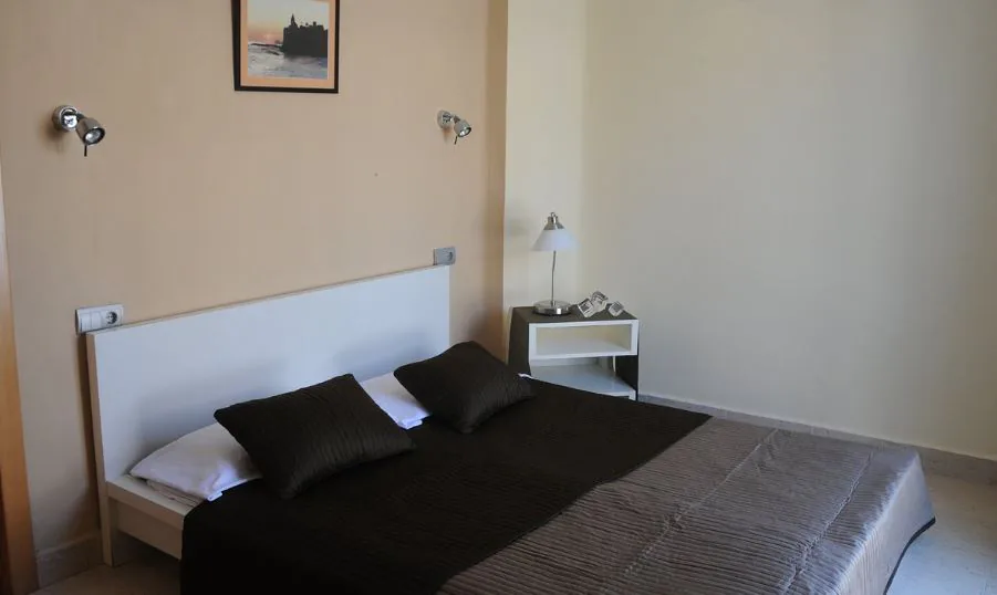 Hotel Ibiza Sitges — Habitación triple